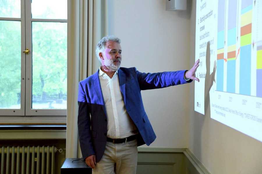 thai delegation, executive director christian schaffner energy science center presents